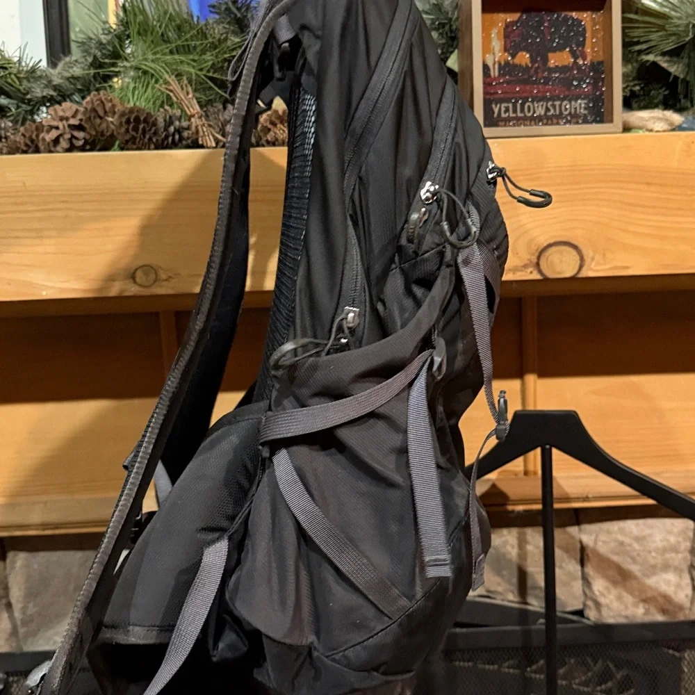 Osprey Sportlite 25 Backpack in EUC - Picture 2 of 12